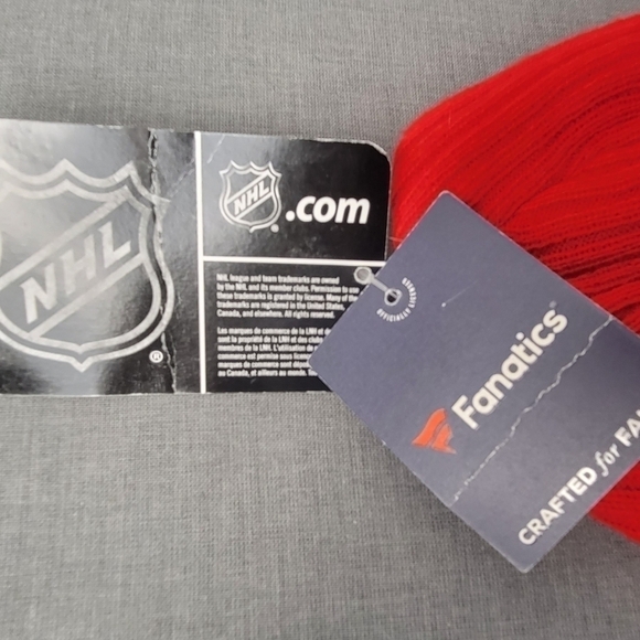 Nhl Calgary Flames Touque. NWT - Picture 4 of 4